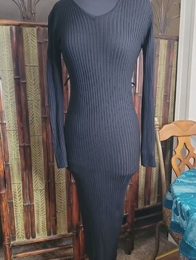 Long Sleeve Ribbed V-Neck Bodycon Dress - Black